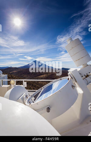 Miroir sur le haut de la Gregory 46mètres au télescope solaire Institut d'Astrophysique des Canaries, le Teide, Tenerife, Canary Islands Banque D'Images