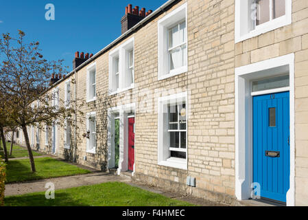 Rangée de maisons mitoyennes du 19ème siècle, la lecture de rue, Swindon, Wiltshire, Angleterre, Royaume-Uni Banque D'Images