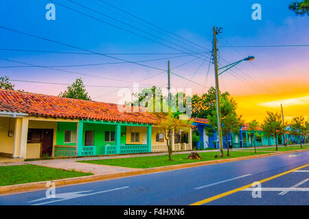 Viñales, Cuba - 13 septembre 2015 : Vinales est une petite ville et une municipalité située dans le centre-nord de la province de Pinar del Rio de Cuba. Banque D'Images