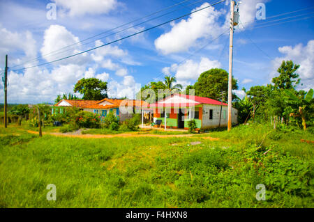 Viñales, Cuba - 13 septembre 2015 : Vinales est une petite ville et une municipalité située dans le centre-nord de la province de Pinar del Rio de Cuba. Banque D'Images