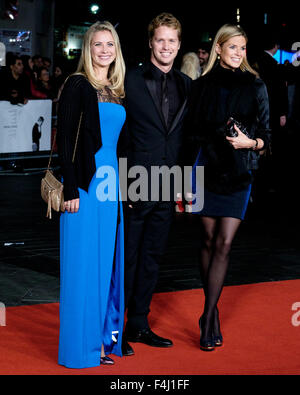 Holly Branson et Sam Branson avec son épouse Isabella Calthorpe arrive sur le tapis rouge pour le gala de clôture du Festival du Film de Londres et d'examen préalable type UK premiere de Steve Jobs le 18/10/2015 à l'odeon Leicester Square, Londres. Photo par Julie Edwards Banque D'Images