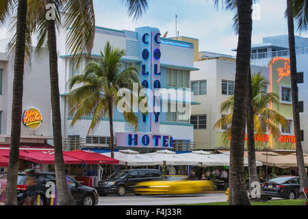 Hôtels Art déco sur Ocean Drive, à South Beach, Maimi Beach, Floride, États-Unis d'Amérique, Amérique du Nord Banque D'Images