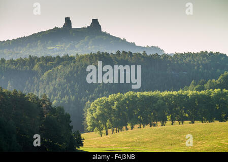 Ruines du château de Trosky, Cesky raj, La Bohême de l'Est, République Tchèque, Europe Banque D'Images