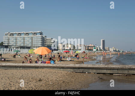 La plage, à Lido di Jesolo, Venice, Veneto, Italy, Europe Banque D'Images