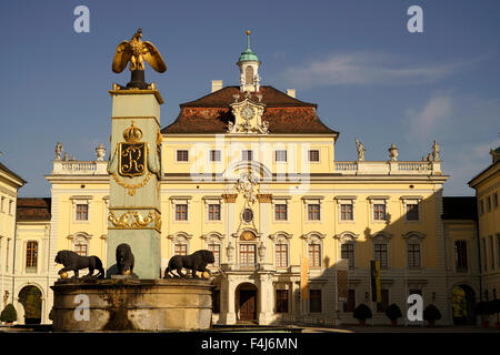 Golden Eagle, cour de Ludwigsbourg, Ludwigsbourg, Bade-Wurtemberg, Allemagne, Europe Banque D'Images