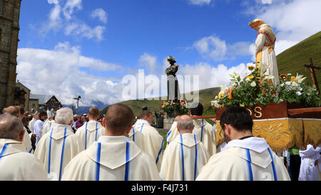 Saint Sacrement procession, sanctuaire de Notre Dame de La Salette, La Salette-Fallavaux, Isère, France Banque D'Images