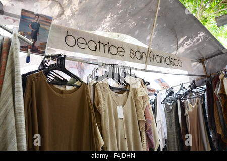 Beatrice San Francisco conçoit à Las Dalias, marché hippie à San Carlos sur Ibiza Banque D'Images