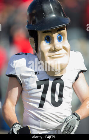 Madison, WI, USA. 17 Oct, 2015. Au cours de la mascotte de Purdue NCAA Football match entre le Purdue Boilermakers et le Wisconsin Badgers au Camp Randall Stadium à Madison, WI. John Fisher/CSM/Alamy Live News Banque D'Images