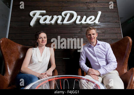 Nigel (à droite) et Lesley Eccles. Co-fondateurs de la plate-forme en ligne fantasy sports, FanDuel. Edimbourg, Ecosse.