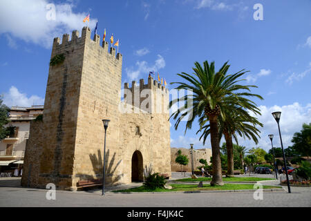 La Xara Gate (Portal del Moll) Vieille ville d'Alcudia, Porta de Sant Sebastià, Îles Baléares, Majorque ou Mallorca, Espagne. Banque D'Images