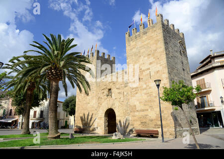 La Xara Gate (Portal del Moll) Vieille ville d'Alcudia, Porta de Sant Sebastià, Îles Baléares, Majorque ou Mallorca, Espagne. Banque D'Images