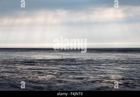 La plage de Southport à marée basse. Temps ensoleillé. Banque D'Images