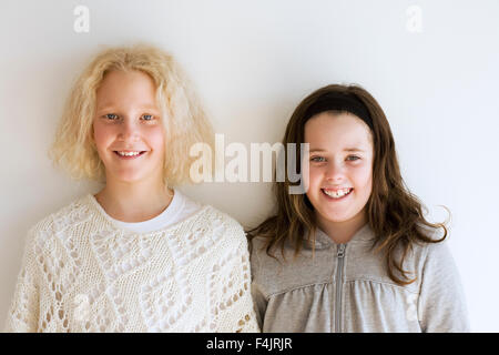 Portrait de deux girls smiling Banque D'Images