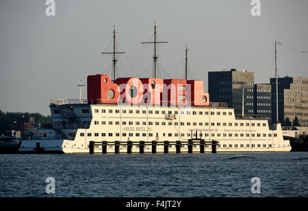 L'Amstel Botel à l'Oosterdok ( IJ Port NDSM quai à Amsterdam Nord pays-Bas ) Noordhollands Zeekanaal Amsterdam, pays-Bas, Néerlandais, Banque D'Images