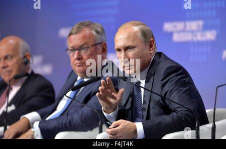 Le président russe Vladimir Poutine lors de la 7e appel de la Russie ! Forum de l'investissement annuel de VTB Capital à l'International Trade Center, le 13 octobre 2015 à Moscou, Russie. Banque D'Images