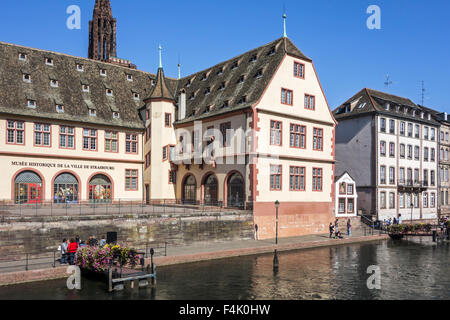 Le Musée historique / Historical Museum, ancien abattoir / Grande boucherie le long de l'Ill, Strasbourg, France Banque D'Images