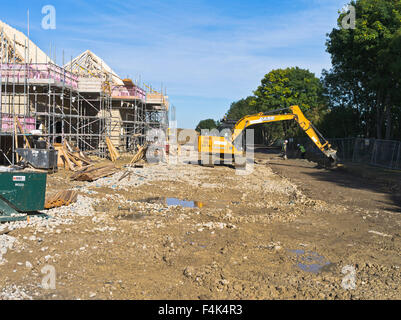 Dh REDROW HOMES UK Nouvelles maisons uk construction site chantier digger Banque D'Images