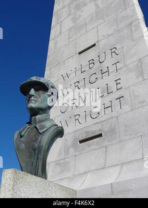 Buste en cuivre de Wilbur Wright à l'Wright Brothers National Memorial de Kill Devil Hills, Caroline du Nord. Banque D'Images