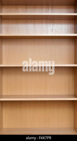 Close-up d'étagères d'une nouvelle bibliothèque vide Banque D'Images