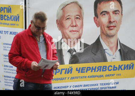 Kiev, Ukraine. 19 Oct, 2015. La campagne électorale des élections du conseil local en Ukraine 2015 : Crédit Nazar Furyk/ZUMA/Alamy Fil Live News Banque D'Images