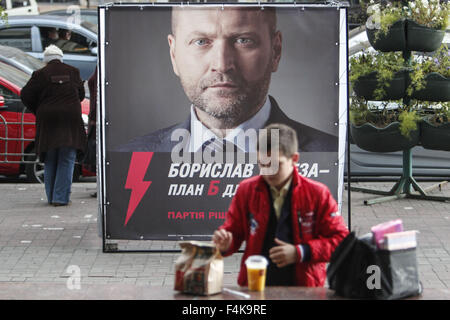 Kiev, Ukraine. 19 Oct, 2015. La campagne électorale des élections du conseil local en Ukraine 2015 : Crédit Nazar Furyk/ZUMA/Alamy Fil Live News Banque D'Images