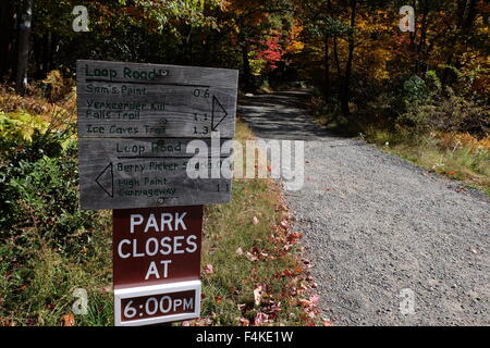 Loop Road panneau pour Sam's point dans le chat, les compétences,ny photo de jen lombardo Banque D'Images