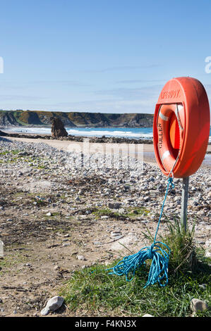 À l'ouest le long de la plage de la Baie de Cullen et, Moray Firth, Écosse. Banque D'Images