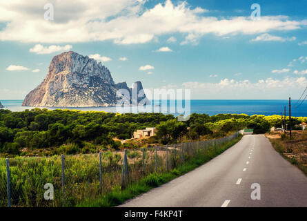 Route de la plage de Cala d'Hort Banque D'Images