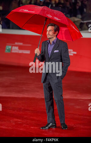 Rome, Italie. 18 Oct, 2015. Un événement de tapis rouge pour le film 'Freeheld" avec le réalisateur Peter Sollett pendant la 10ème édition de "fête du cinéma" à Rome. © Davide Fracassi/Pacific Press/Alamy Live News Banque D'Images