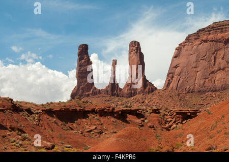 Trois Sœurs, Monument Valley, Arizona, USA Banque D'Images
