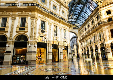 Dôme de verre de la galerie Vittorio Emanuele à Milan, Italie Banque D'Images