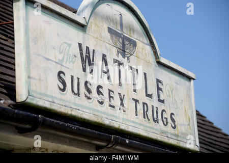 Sussex Trug bouilloire - Charlie, dans son atelier de Holmes Hill près de Lewes, East Sussex. Banque D'Images