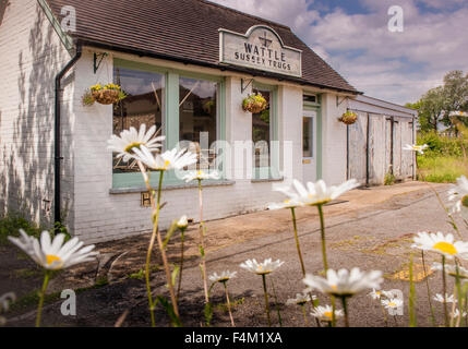 Sussex Trug bouilloire - Charlie, dans son atelier de Holmes Hill près de Lewes, East Sussex. Banque D'Images