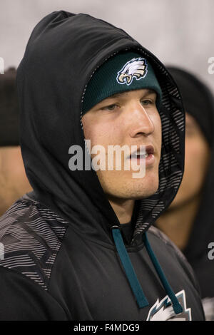 Philadelphie, Pennsylvanie, USA. 19 Oct, 2015. Los Angeles Angels Mike Trout regarde pendant l'échauffement avant le match de la NFL entre les Giants de New York et le Philadelphia Eagles à Lincoln Financial Field à Philadelphie, Pennsylvanie. Les Philadelphia Eagles a gagné 27-7. Christopher Szagola/CSM/Alamy Live News Banque D'Images