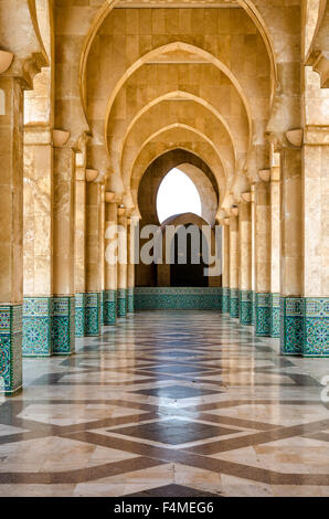 Arches à King mosquée Hassan II à Casablanca, Maroc Banque D'Images