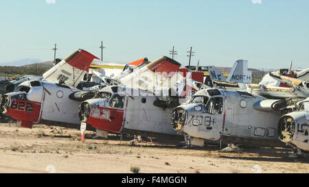 Zone de stockage pour les avions militaires à la retraite à la base aérienne Davis-Monthan Air Force Base à Tucson, Arizona Banque D'Images