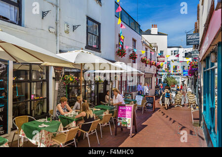 Brighton, les voies. Cafés, bars, restaurants et magasins sur la rue du marché dans le domaine de voies de Brighton, East Sussex, England, UK Banque D'Images