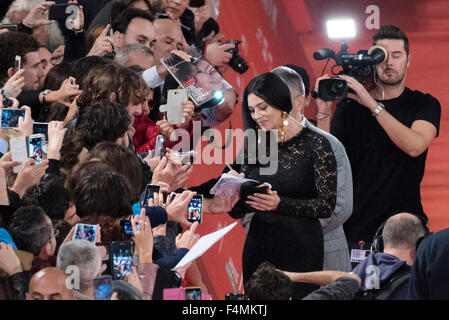 Rome, Italie. 20 Oct, 2015. Monica Bellucci assiste à un tapis rouge pour "Ville-Marie" durant le 10e Festival du Film de Rome le 20 octobre 2015 à Rome, Italie. Credit : Massimo Valicchia/Alamy Live News Banque D'Images