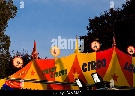 Chichester, West Sussex, Angleterre, 20 octobre 2015. Le voyage annuel Juste Sloe fête foraine, tenue à Northgate parking. Le salon a eu lieu à la même place depuis le début du xiie siècle. Crédit : Adam Manque/Alamy Live News Banque D'Images
