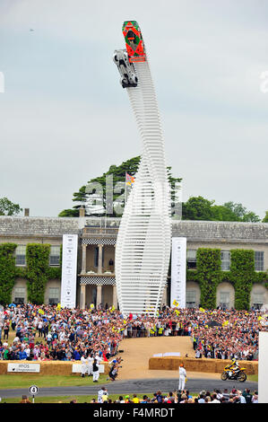 Les 40 mètres de haut, la sculpture à l'Mazda 2015 Goodwood Festival of Speed au Royaume-Uni. Banque D'Images