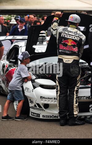 'Mad' Mike Whiddett se distingue par sa Mazda RX7 FD au Goodwood Festival of Speed au Royaume-Uni. Banque D'Images