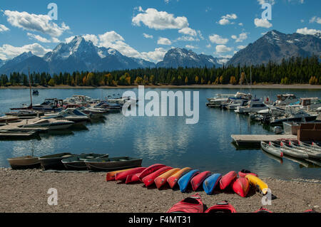 Les Tetons de Colter Bay Marina, Wyoming, USA Banque D'Images