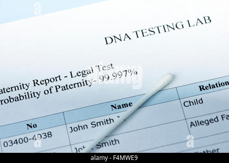 Les résultats du test de paternité avec l'échantillon de laboratoire l'écouvillon. Banque D'Images