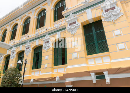 Bureau de poste général construit entre 1886-1891 et est maintenant un bureau de poste et une attraction touristique dans le centre-ville de Ho Chi Minh, Vietnam, Asie Banque D'Images