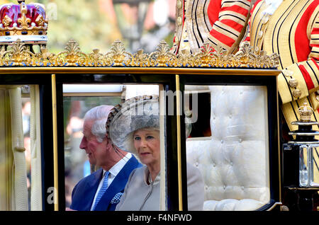 Londres Oct 20th 2015. Le Prince Charles et la duchesse de Cornwall dans une cérémonie d'un transport dans le Mall - visite d'État chinois Banque D'Images