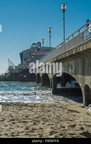 Avis de pier à Bournemouth, Dorset, UK. Prise le 30 septembre 2015. Banque D'Images