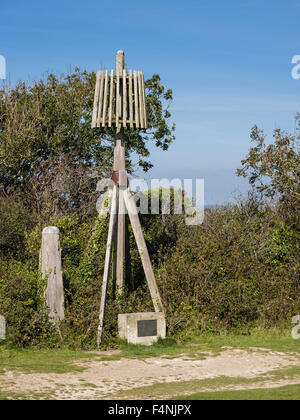 Réplique de Nœuds Phare érigée pour marquer le jubilé d'argent de la reine Elizabeth II en 1977 sur Tennyson Down, île de Wight, Angleterre, RU Banque D'Images