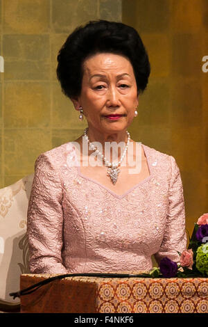 Tokyo, Japon. 21 Oct, 2015. La princesse Hanako de Hitachi Japon assiste à la cérémonie de remise du 27e prix Praemium Imperiale le 21 octobre 2015, Tokyo, Japon. Le prix Praemium Imperiale sont un prix des arts global décerné chaque année depuis 1989 par la Japan Art Association dans cinq disciplines (peinture, sculpture, architecture, musique et théâtre/film). Credit : Rodrigo Reyes Marin/AFLO/Alamy Live News Banque D'Images