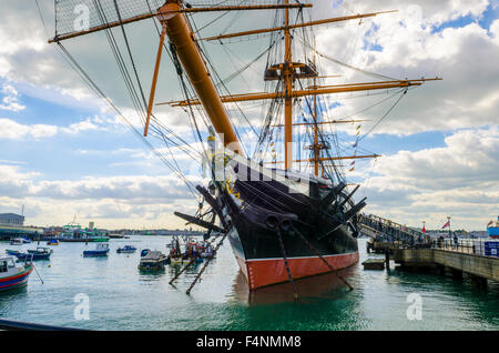 La coque en fer victorien le HMS Warrior au chantier naval historique de Portsmouth, Hampshire, Angleterre. Banque D'Images