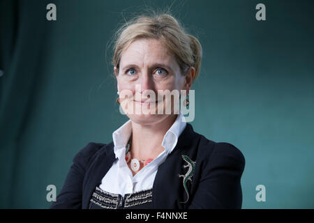 Cressida Cowell, l'anglais pour l'auteur, connu pour le roman série, How to Train Your Dragon, à l'Edinburgh International Book Festival 2015. Edimbourg, Ecosse. 29 août 2015 Banque D'Images